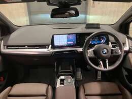 ☆センターパネルを運転席側に僅かに傾けたBMW独特のインパネ☆【駆け抜ける歓び】はここからもスタートしております☆