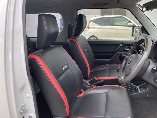 【視野の広い前席】試乗いただくとわかりますがとても視界の広いお車です！運転が苦手な方でも安心してお乗りいただけます☆