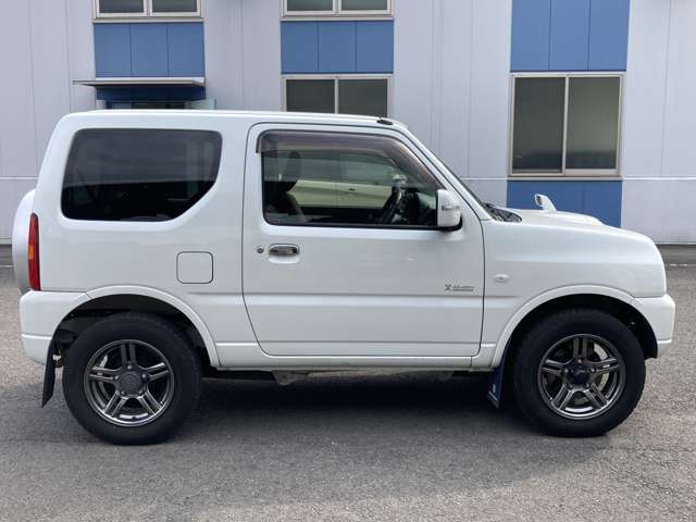 【KMGホールディングスとは】西日本で約80店舗を運営しています☆70年以上自動車を販売してきたノウハウでお客さまの車選びを大切にサポートさせていただきます☆是非質の高い接客を体験してみてくださいね☆