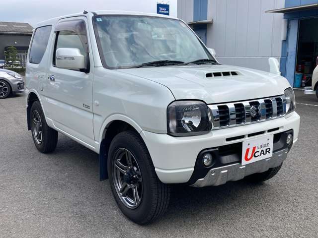 【安心の徹底クリーニング】エンジンルーム・シート下など、見えにくい部分までしっかりと清掃を実施！気になる臭いもしっかり洗浄しています♪気持ちの良い車選びをお約束します♪