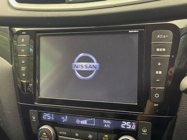 【純正ナビ】人気の純正ナビを装備。オーディオ機能も充実しており、Bluetooth接続すればお持ちのスマホやMP3プレイヤーの音楽を再生可能！毎日の運転がさらに楽しくなります！！