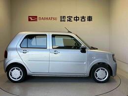 車両右側面からの写真になり。車をご覧になりたい時はお気軽に最寄りの店舗へご相談下さい。