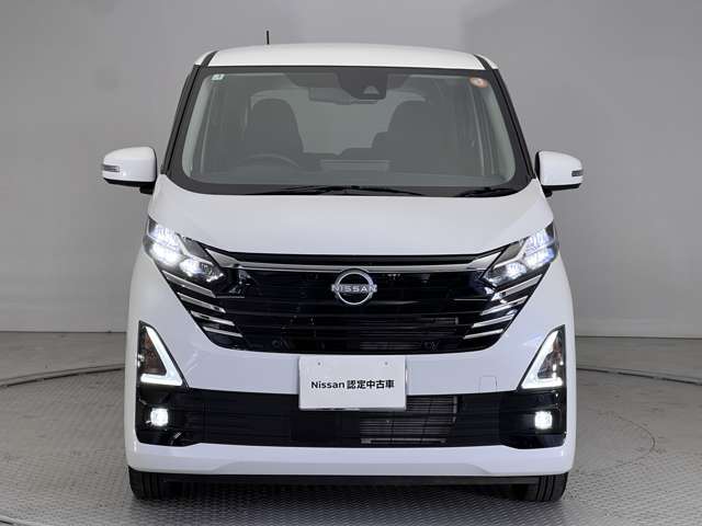 【LEDヘッドライト】見た目のかっこよさももちろんですが、濃霧や暗闇でも見やすくなります。