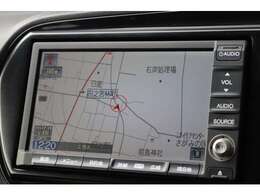 ナビはHonda純正HDDインターナビ。フルセグTVやDVDも視聴できます。