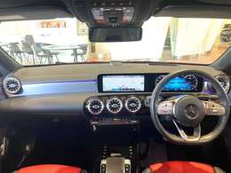 LIBERALAは、輸入車選びの新たなスタイルを提案するインポート・セレクト・ブランドです。オーナー様となる方がクルマから直接感じる感性を第一にした、最良の一台との出会いをコーディネートいたします。