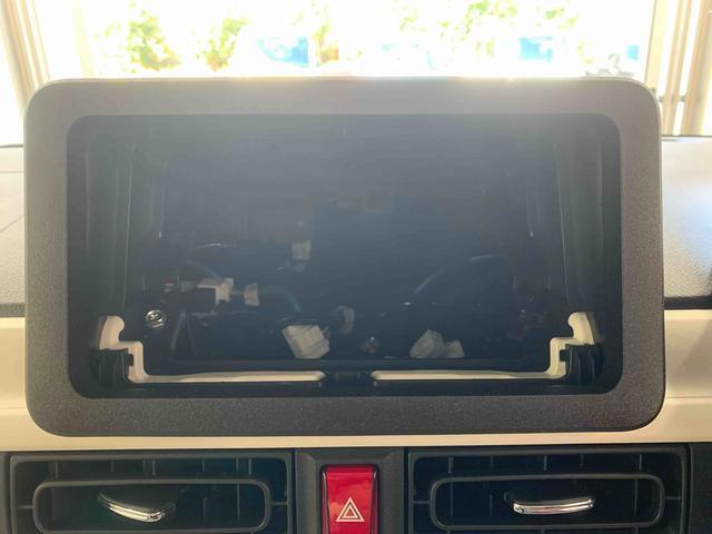 見た目が大事！な外装はぴかっとキレイに磨いており、経年のくすみもよみがえっております。ヘッドライトやドア周辺を磨く際にはマスキングテープを使用して保護しながら丁寧に作業をしております。