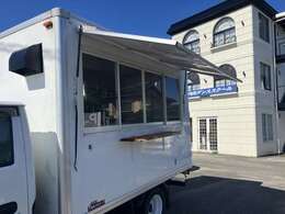 TRG-NHS85AN キッチンカー 4WD オーニング コールドテーブル業務用冷蔵庫 冷蔵冷凍庫 外部電源・コード 2槽シンク 給排水 換気扇 コンセント×5 カウンター 作業台×3 スポットライト LED照明 ドラレコ