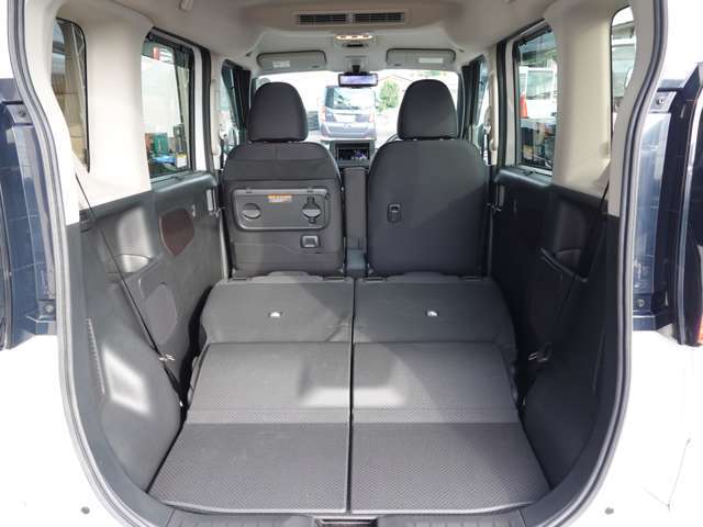 お荷物に合わせてシートアレンジが可能です。