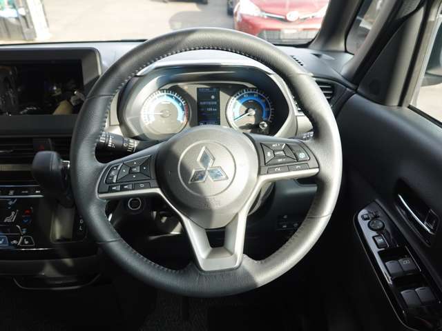 ハンドルは軽やかに操作でき、運転がスムーズです。