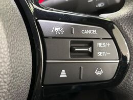 【アダプティブクルーズコントロール】高速道路での長距離走行が楽に！！自動で速度を保つクルーズコントロールが、衝突軽減システムと連携し、前方の車両を感知して車間を保つように速度調節してくれます！！