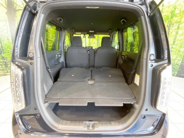 普段のお買い物や通勤、送迎等に十分な荷室スペースを確保しております。セカンドシートを倒すと、大きな荷物の積載も可能です♪