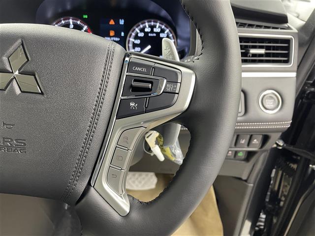 【運転席操作部】『運転席周辺の装備』の画像になります。快適なドライブを楽しむための機能が装備されています！運転席から触れるので使いやすいです！