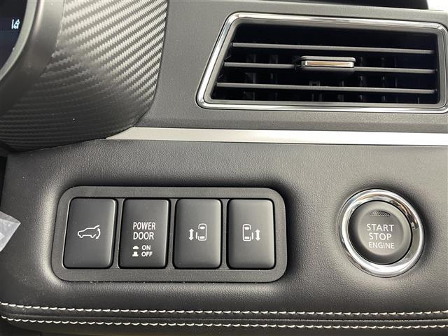 【運転席操作部】『運転席周辺の装備』の画像になります。快適なドライブを楽しむための機能が装備されています！運転席から触れるので使いやすいです！