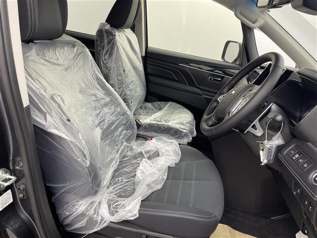 【運転席】『運転席周辺』の画像になります。写真の内容に関してご不明点、ご質問等がございましたらお気軽にガリバー店舗までお問い合わせください。