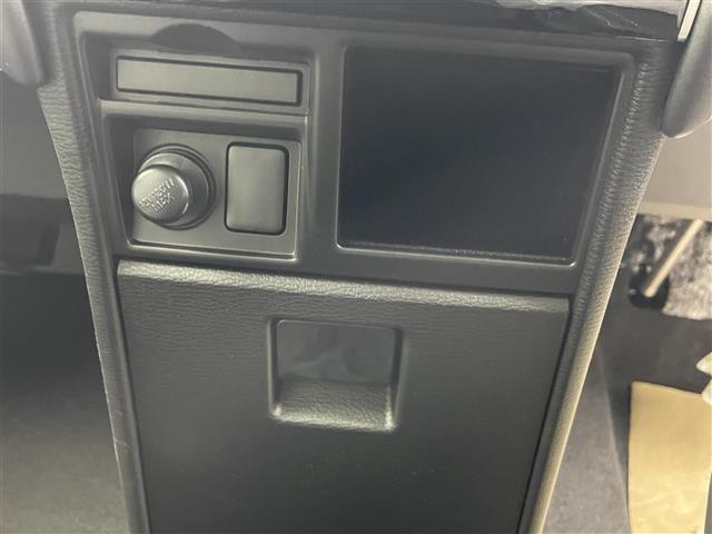 【運転席操作部】『運転席周辺の装備』の画像になります。快適なドライブを楽しむための機能が装備されています！運転席から触れるので使いやすいです！