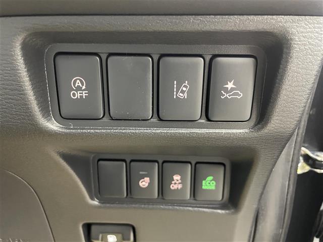 【運転席操作部】『運転席周辺の装備』の画像になります。快適なドライブを楽しむための機能が装備されています！運転席から触れるので使いやすいです！