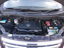 クリーニング済みのエンジンルームになります♪信頼できる整備工場で車検整備させて頂きます♪