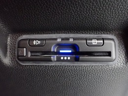 デザインスッキリのビルトイン『ETC』！高速道路の特典はもちろん、キャッシュレスなので料金所では徐行するだけで通過可能です！