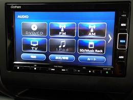 ホンダ純正ナビなのでダッシュボードにスッキリと収まっています。土地勘の無い所でも道に迷わず安心ですね！。AVも色々視聴でるのでドライブも楽しくなりますよ！