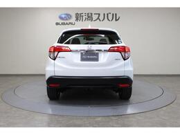 リヤビューも抜かりなし！洗練されたテールランプと引き締まったリアラインが、走り去る姿まで美しく演出します。