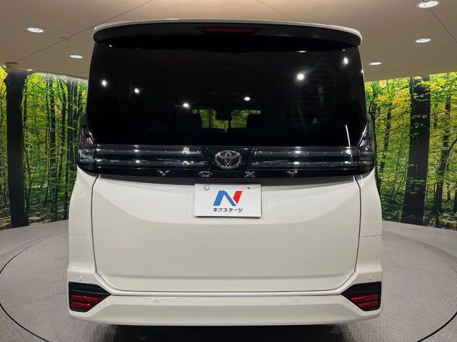 安心の最長10年・走行無制限保証（有償）をご用意。保証内容も充実はもちろん、無料点検＆オイル交換や、年中無休の全国・24時間ロードサービスも付帯されておりますのでご安心下さい。