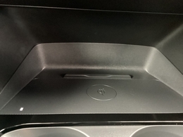 ワイヤレス充電に対応しています♪置くだけで簡単充電です！（一部スマートフォン対応していない機種もございます）