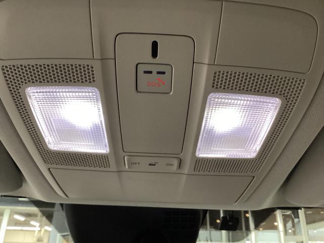 室内灯は明るさと省電力を実現する、LEDを採用。