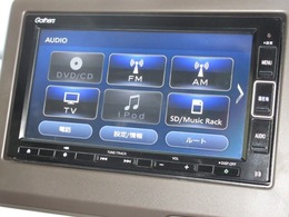 ナビゲーションはギャザズメモリーナビ（VXM-214VFi）を装着しております。AM、FM、CD、DVD再生、Bluetooth、音楽録音再生、フルセグTVがご使用いただけます。