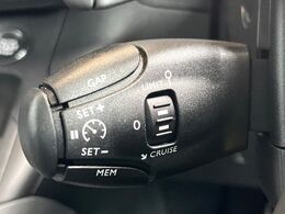 ●レーダークルーズコントロール：前の車との車間距離を一定にとりつつ、一定速度で自動走行してくれる次世代のクルーズコントロール！主に高速道路や自動車専用道路で使用する便利な機能です！