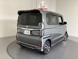 Honda認定中古車 U-Selectは3つの安心をお約束します。　1　Hondaのプロが整備した安心。 2　第三者機関がチェックした安心。　3　購入後もHondaが保証する安心。