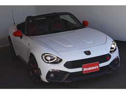 【レザーシート/SDナビゲーションパッケージ】純正オプションが装備されております。