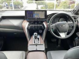 【　オ【インパネ全体】全方位で視界が広く、高い目線で運転もしやすいです！ートエアコン　】車内温度を感知して自動で温度調整をしてくれるのでいつでも快適な車内空間を創り上げます！