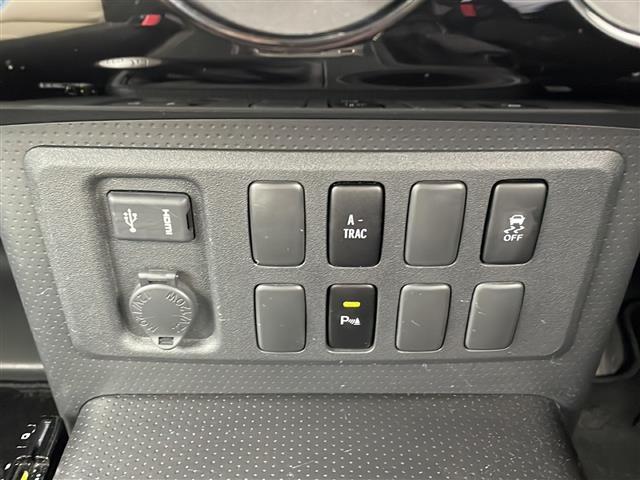 店舗にて現車の確認もいただけますので、お電話で在庫のご確認の上、是非ガリバー黒部店までご来店くださいませ！！！
