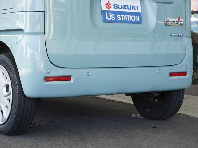 【リアパーキングセンサー】バンパーに付いたセンサーが障害物を検知。一定の距離に近づくとアラートで教えてくれます。狭い駐車スペースや車庫入れ時も安心です。