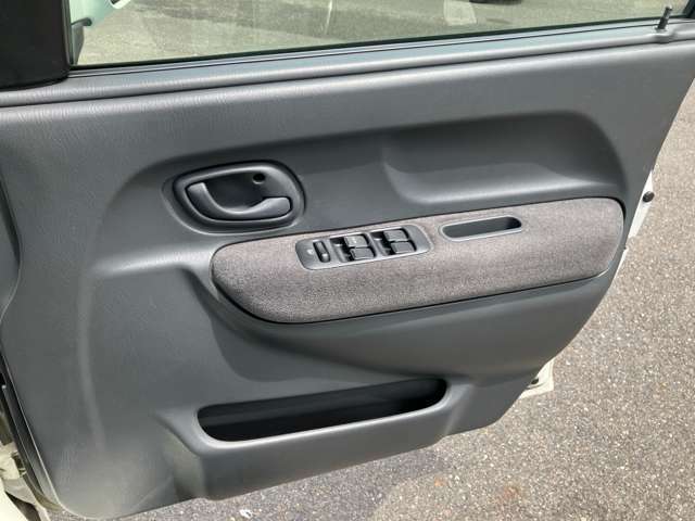運転席ドアパネルになります