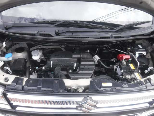 エンジンルームです。納車前にはしっかりと点検整備させていただきます。