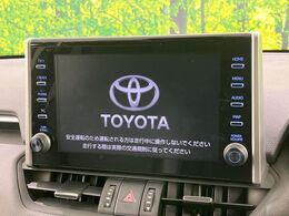 【9インチ　ディスプレイオーディオ】大画面ディスプレイへお持ちのスマートフォンと連携して、ナビやbluetoothでの音楽再生が可能です♪デザインはもちろん操作性も良好！別途ナビ機能の取付可能です♪