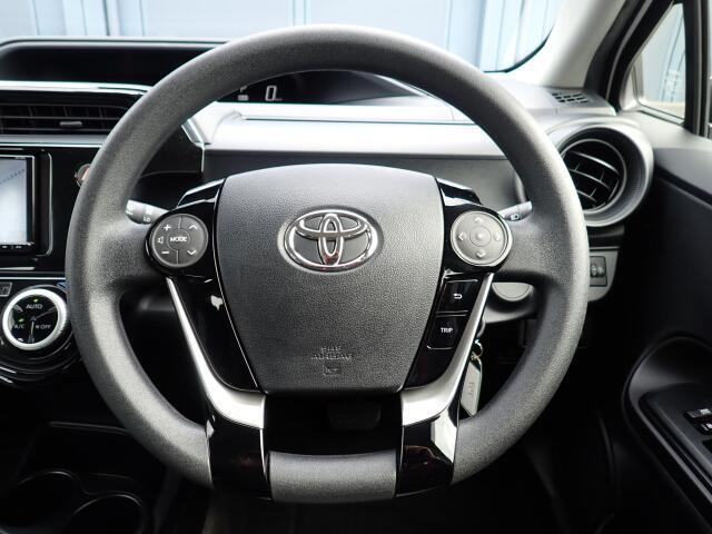 ステアリングはとてもきれいな状態です☆