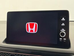 【メーカー純正ナビ】インテリアに溶け込むスタイリッシュな「専用設計」メーカーナビを装備♪視認性や操作性など基本性能にも優れ、より上質なカーライフをお楽しみいただけます。