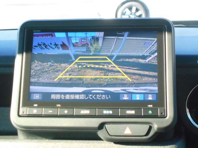 バックカメラ装備☆駐車時しっかりサポートしてくれます♪