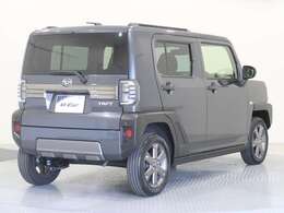 大きく開くバックドアは荷物の積み下ろしが楽です。