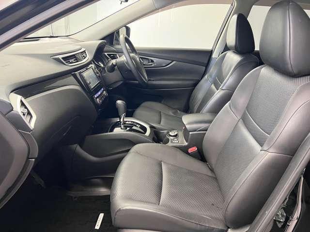 【車内ルームクリーニング済】専門スタッフにより車内はきれいにルームクリーニングを行っております。