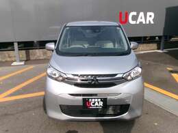 当店は諸費用も含めた総額表示を行っております。諸費用には車庫証明費用が含まれています。また、店舗納車を推奨しておりますので納車費用は含まれておりません。