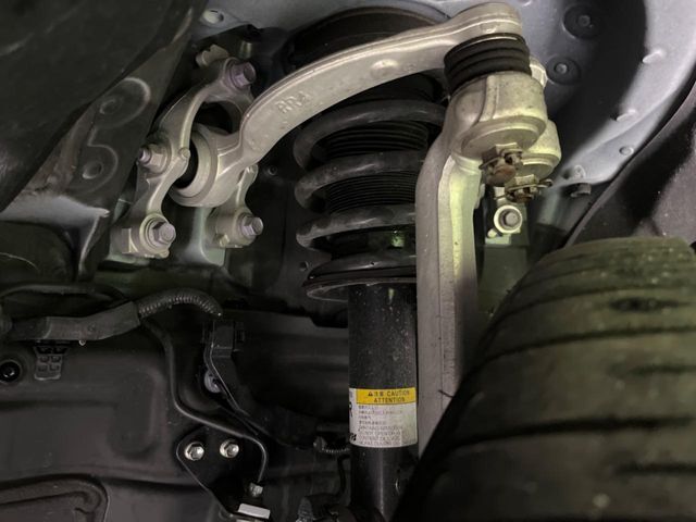 下回りがきれいなうちに、防錆加工の施工がオススメ。降雪地域はもちろん、沿岸部にお住いの方や、趣味でマリン・ウィンタースポーツをされる方にご好評いただいております。