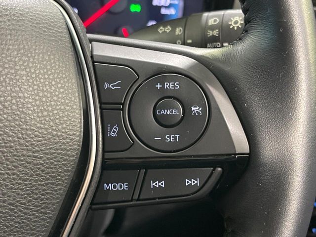 【レーダークルーズコントロール】高速道路での長距離走行が楽に！！自動で速度を保つクルーズコントロールが、衝突軽減システムと連携し、前方の車両を感知して車間を保つように速度調節してくれます！！