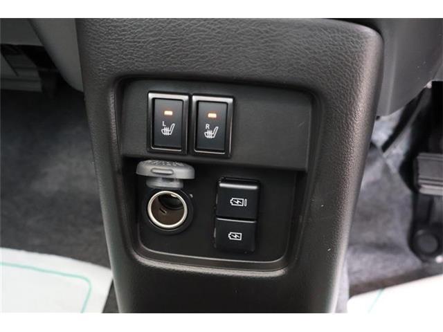 運転席/助手席シートヒーター付です。