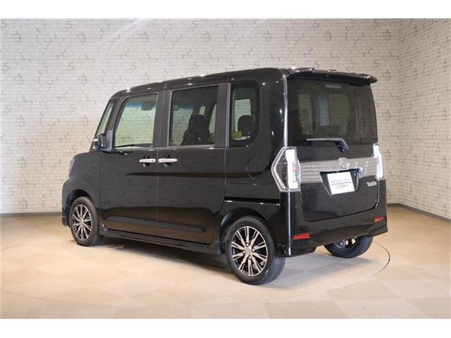 入庫後ボディ磨き、艶出し施工致しております。