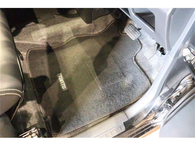 フロアマット装着済み！汚れがちなフロアマットもきれいな状態ですよ♪