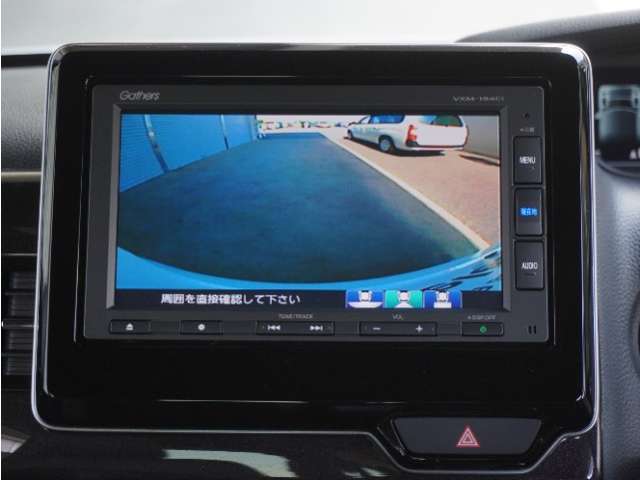 ◆バックカメラ◆リバースにするだけで映ります、後方の安全確認や、狭い駐車場での車庫入れ、雨の日や夜間など視界の悪い時に便利です！安全にバックする為には欠かせない装備です。