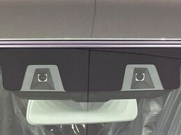 【スズキ　セーフティサポート】走行中に前方の車両等を認識し、衝突しそうな時は警報とブレーキで衝突回避と被害軽減をアシスト。より安全にドライブをお楽しみいただけます。